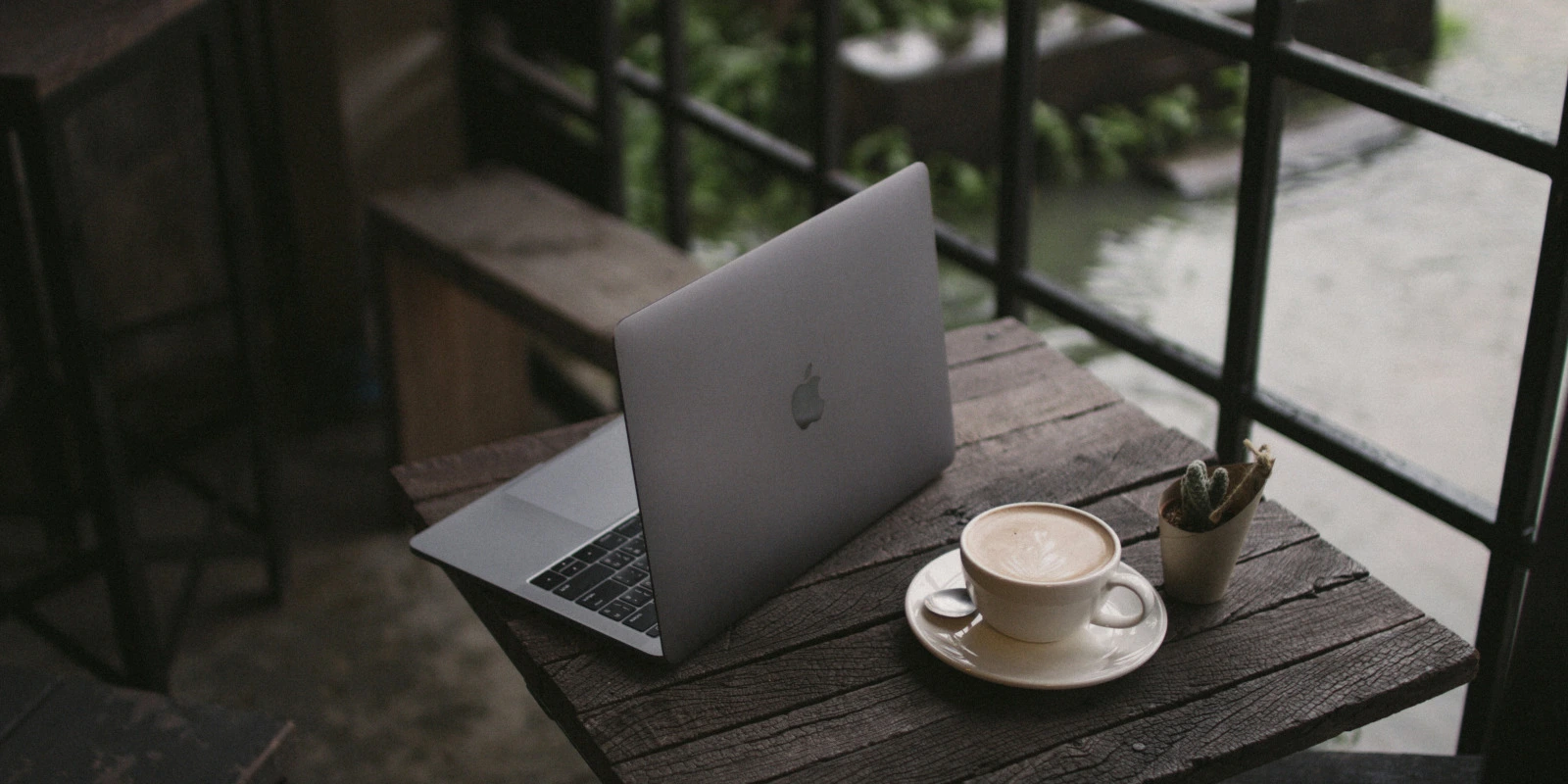 Mathématiques Appliquées : Que Faut-il Savoir en Licence?